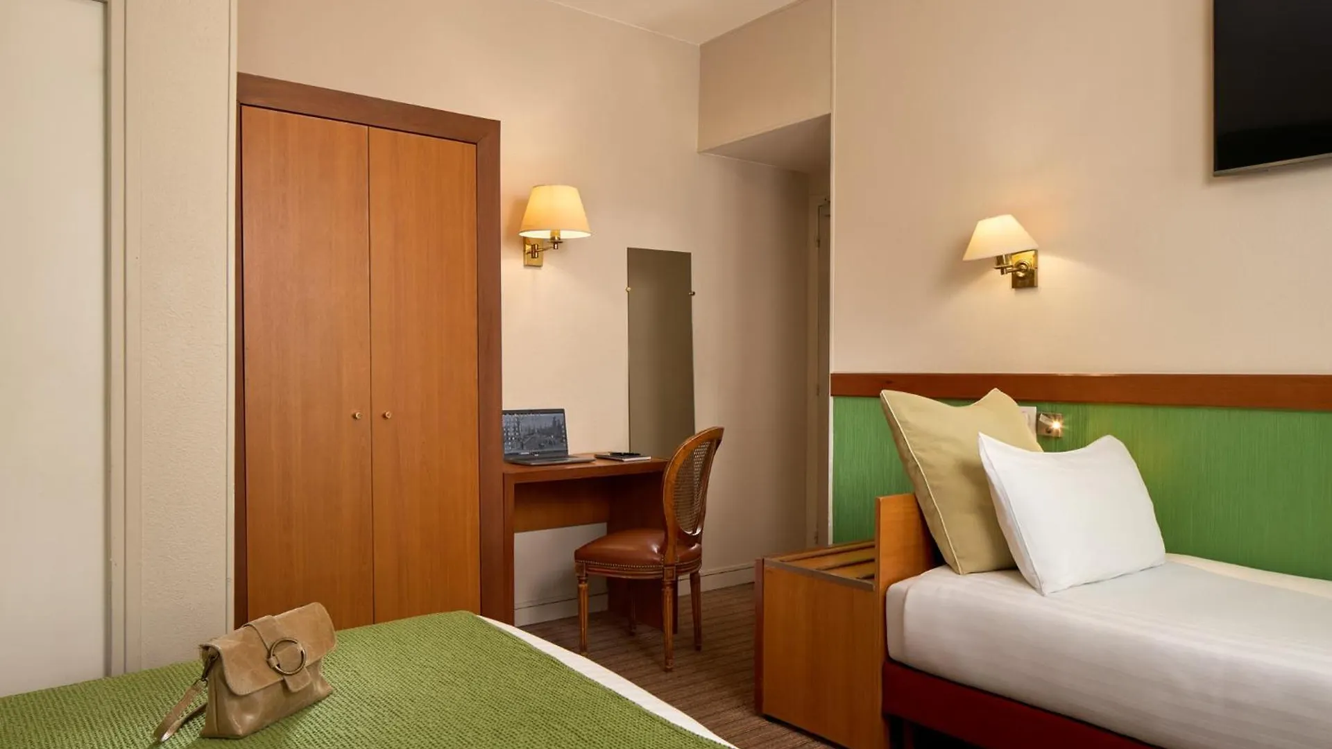 Timhotel Invalides Eiffel Paris France