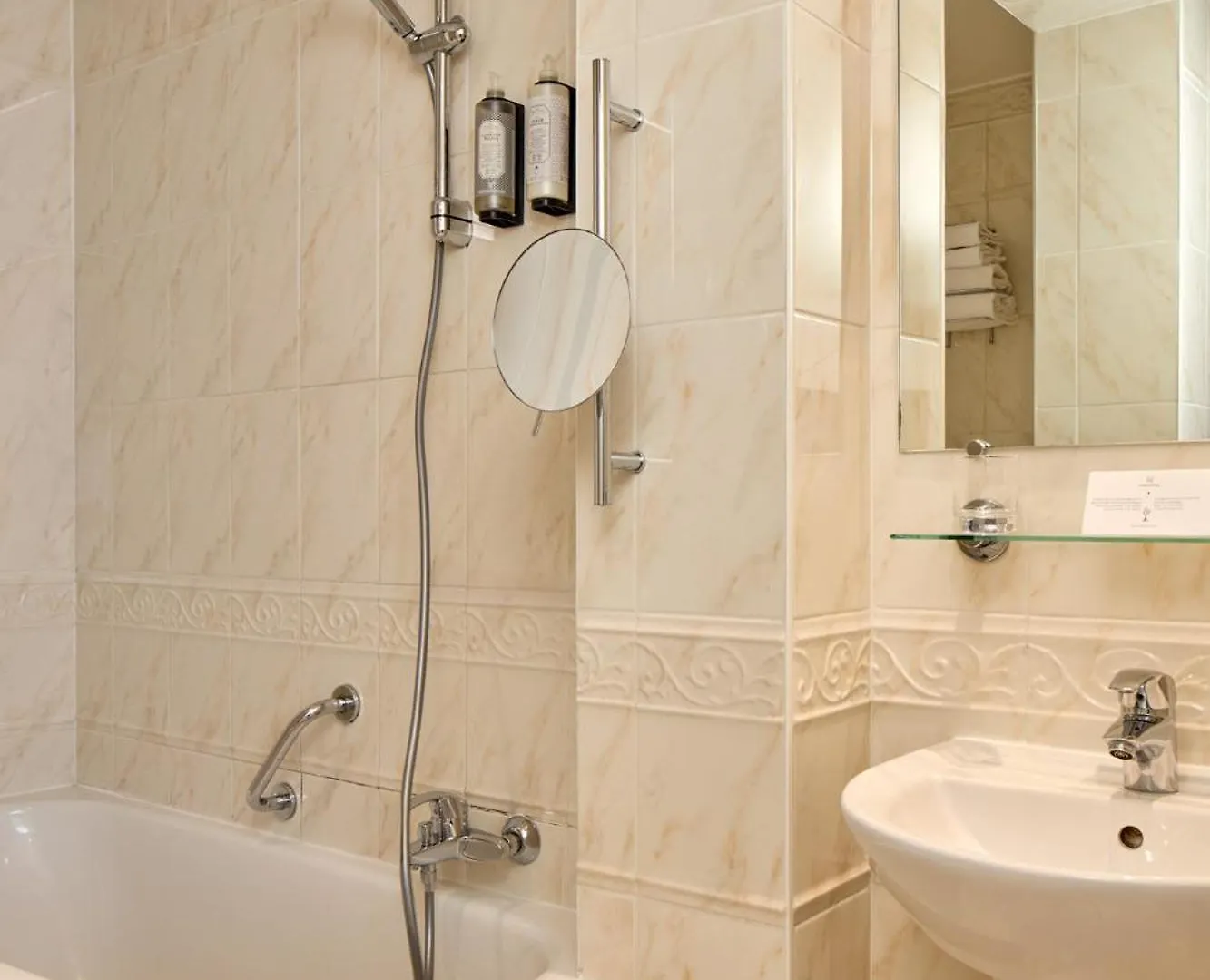 Timhotel Invalides Eiffel Paris Otel
